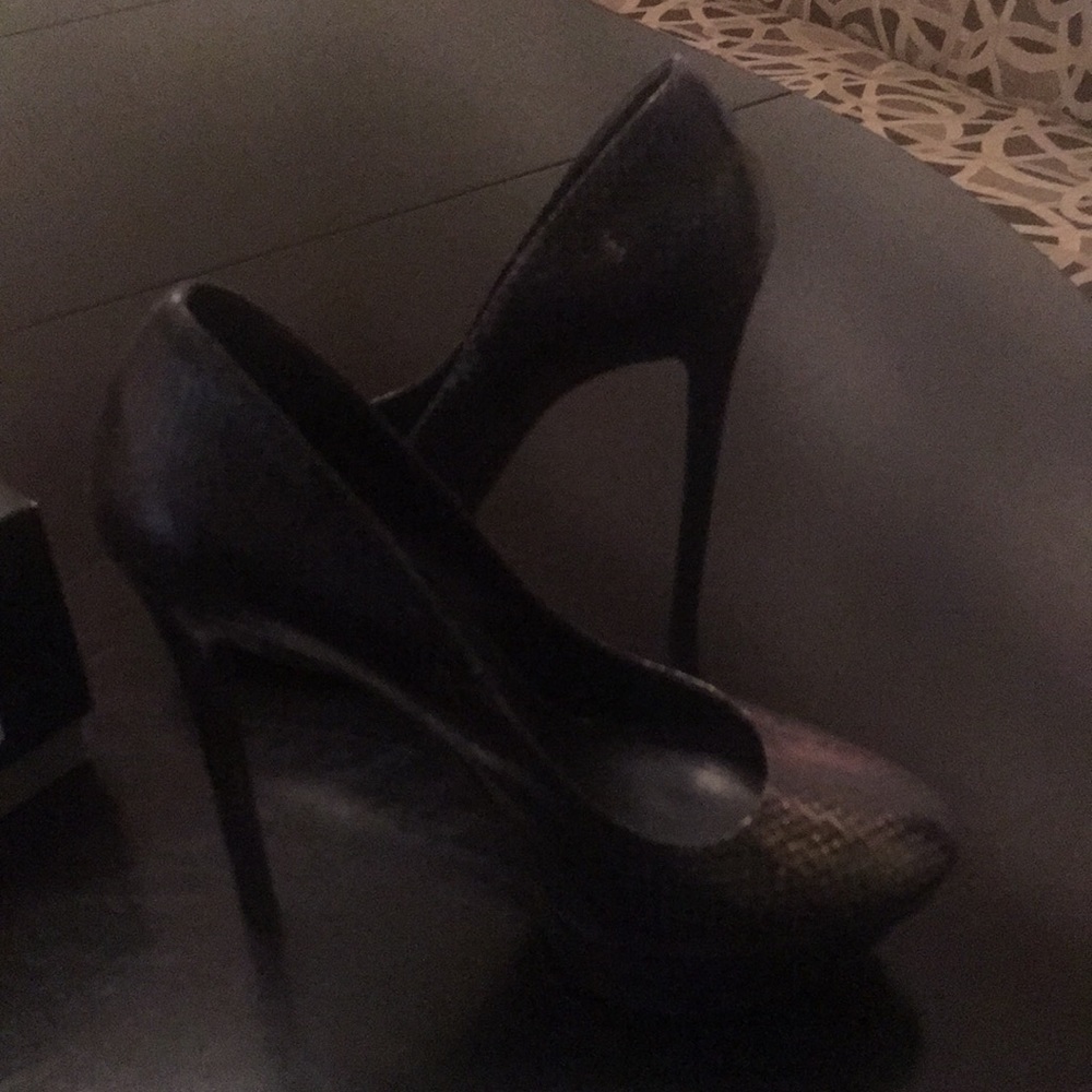 B Brian Atwood Pump - image 2